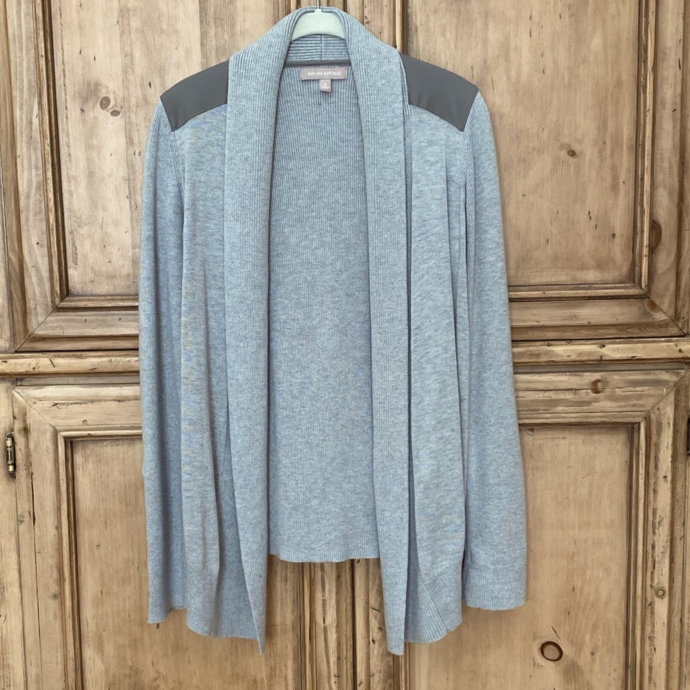 Banana Republic grey open cardigan w/faux leather details size S
